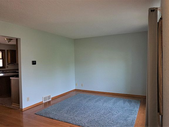 5th image of 1598 Primrose Ln