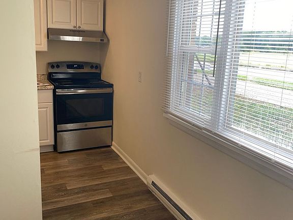 4th image of 2836 Nichols St APT 2