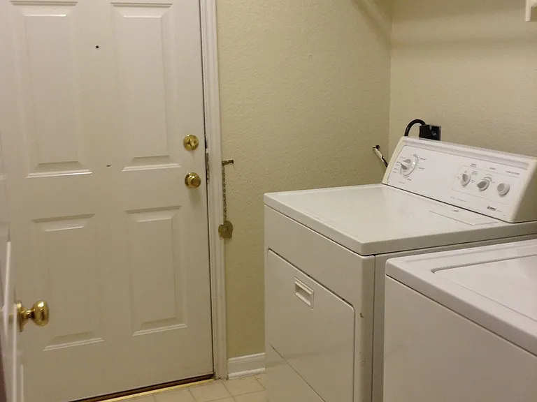 2520 Crested Hts — Photo 13