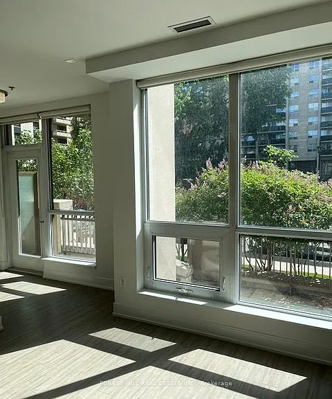 310 Tweedsmuir Ave #Townhouse 2 — Photo 9