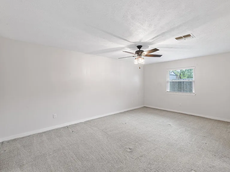 1222 Haines Dr — Photo 10