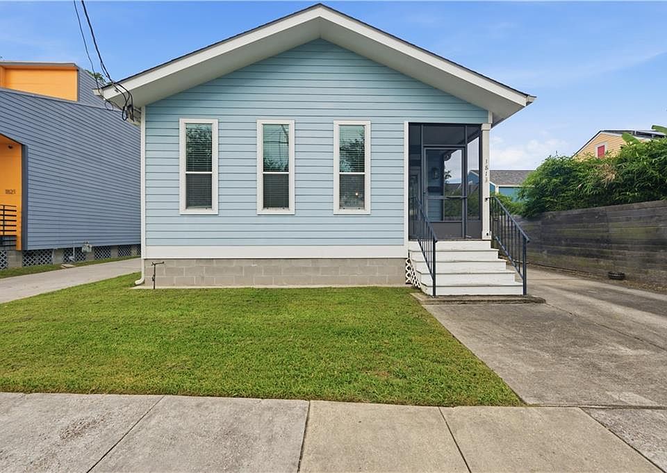 1st image of 1813 Toledano St