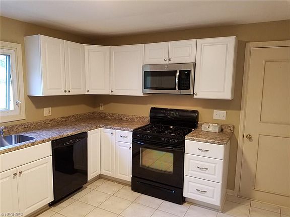 3rd image of 2219 Cleveland Blvd