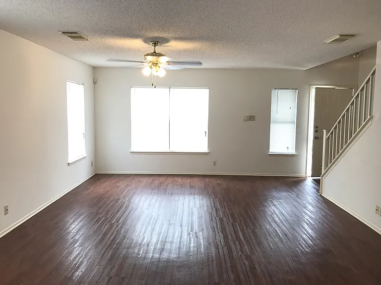 8115 Grimchester — Photo 2