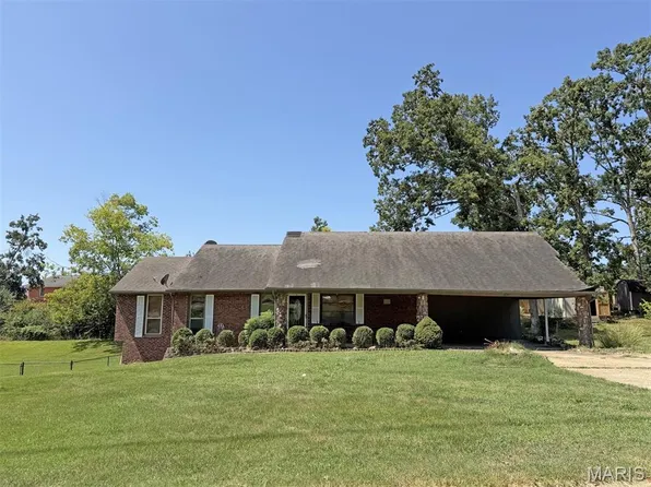 2033 Meadows Rd, Poplar Bluff, MO 63901