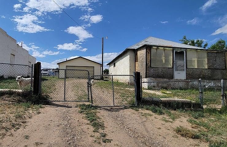 1st image of 620 W 4th St