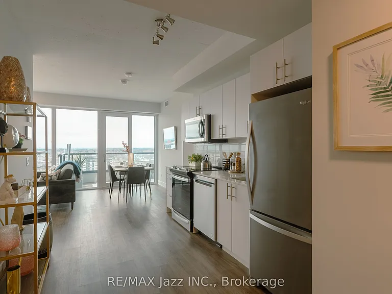 80 Bond St E #606 — Photo 12