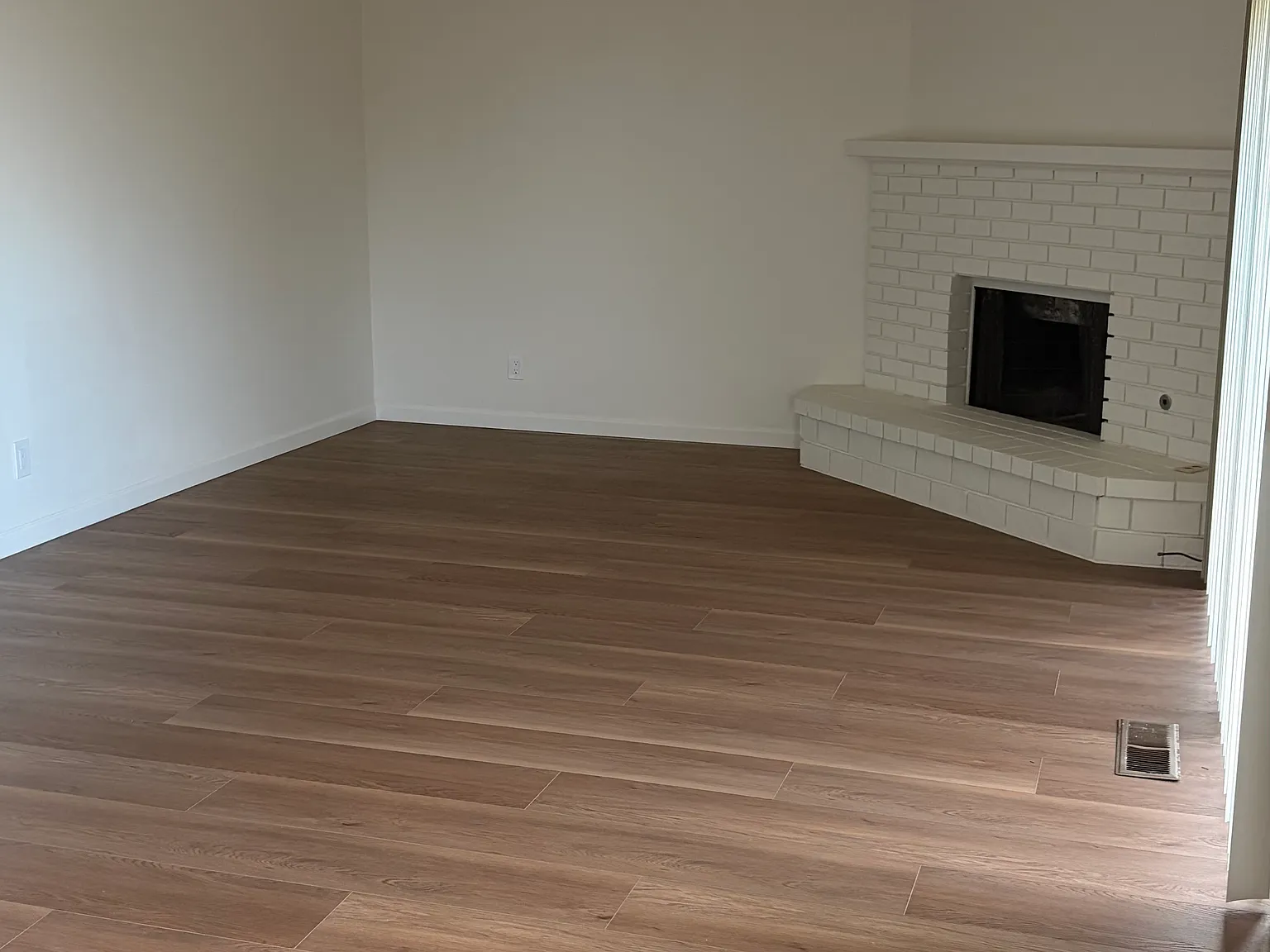 3 bed, 2.5 bath, 1831 sqft, $4,200 — Photo 4
