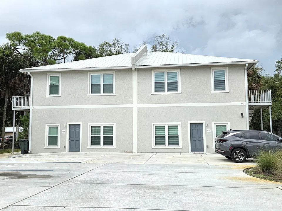 939 19th St #961