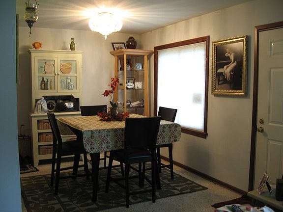 3rd image of 1309 Hirsch Ave