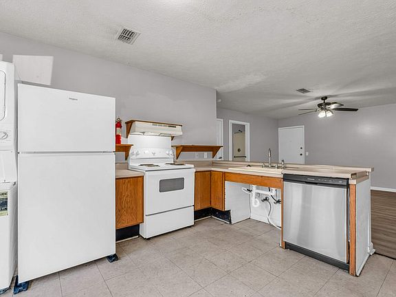 5th image of 1011 4th Ave S #B10