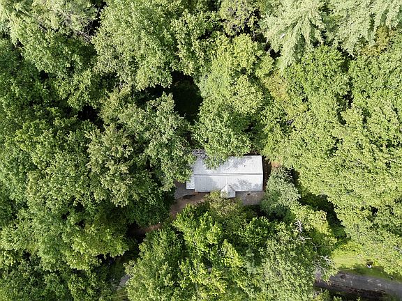 2nd image of 123 Quarry Road