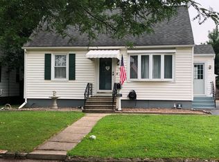 1221 Agnes Ave, Joliet, IL 60435