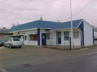 701 S Main St, Pinckneyville, IL 62274
