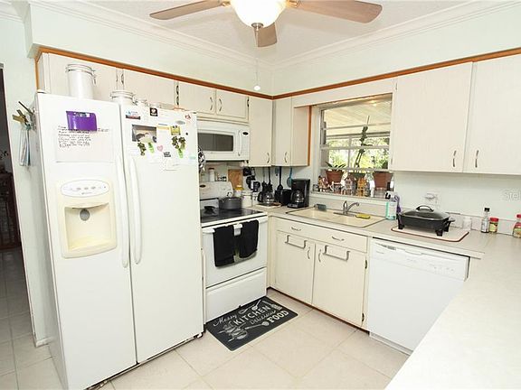 4th image of 755 Woodvalley Way