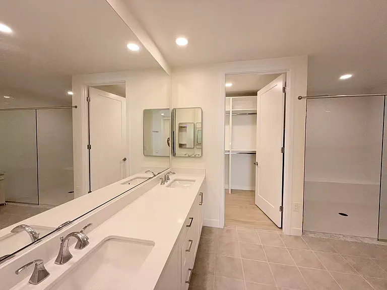 1300 Rivington — Photo 11