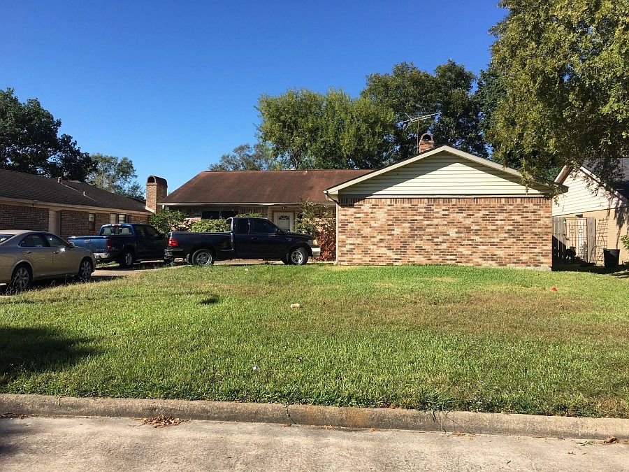 1st image of 218 Blackwater Ln