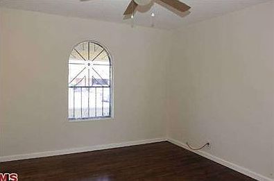 3rd image of 1516 W 110th Pl