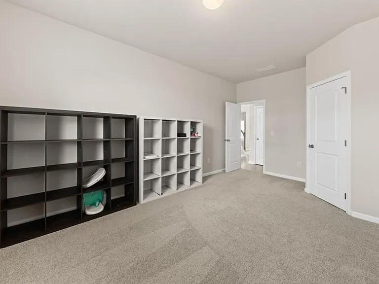 237 Bloomfield Cir — Photo 8