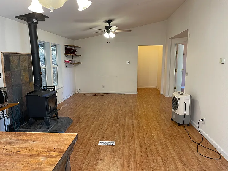 18599 Elm Ave — Photo 10