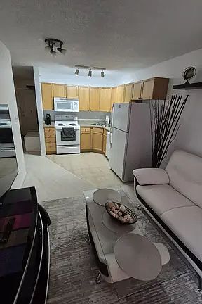 5th image of 70 Woodsmere Close #1A