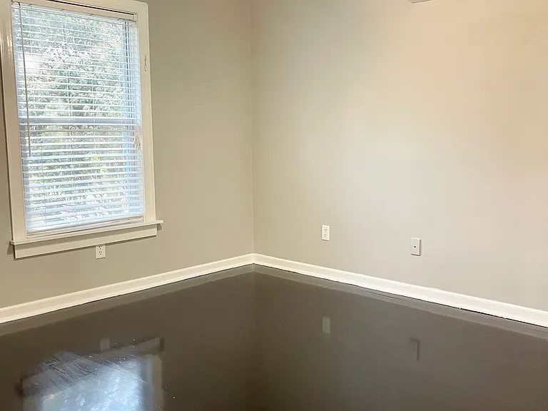 915 Woodlawn Dr NE — Photo 31