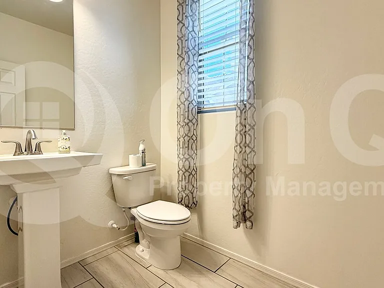 156 N 56th Pl — Photo 20