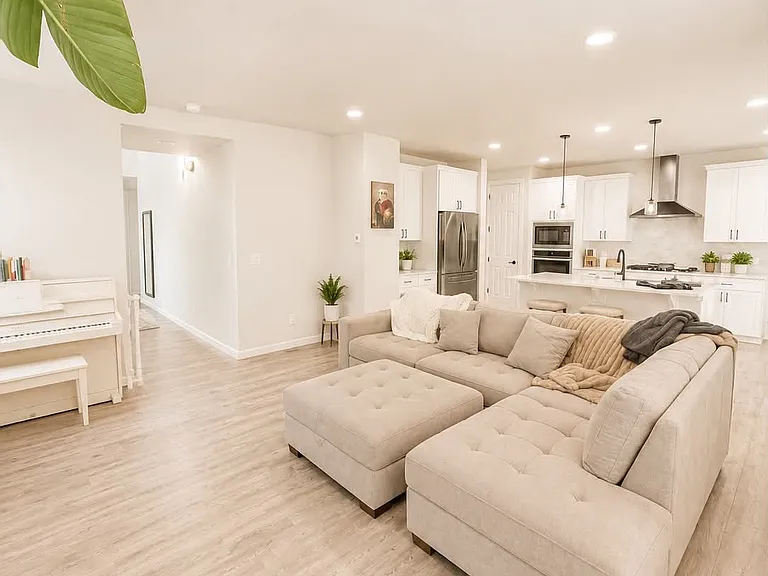 4866 Stardust Ct — Photo 5