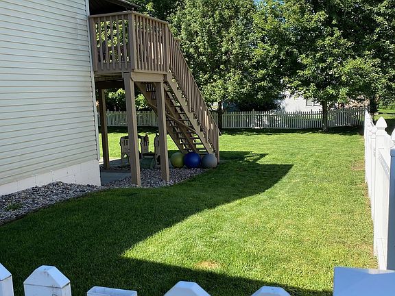 3rd image of 23188 Gladiola St NW