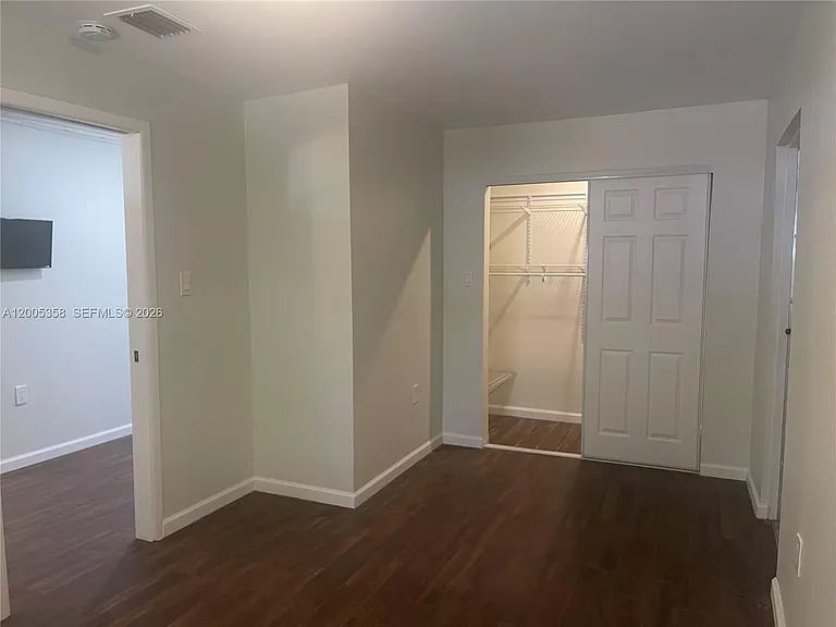 554 NE 74th St #2 — Photo 7