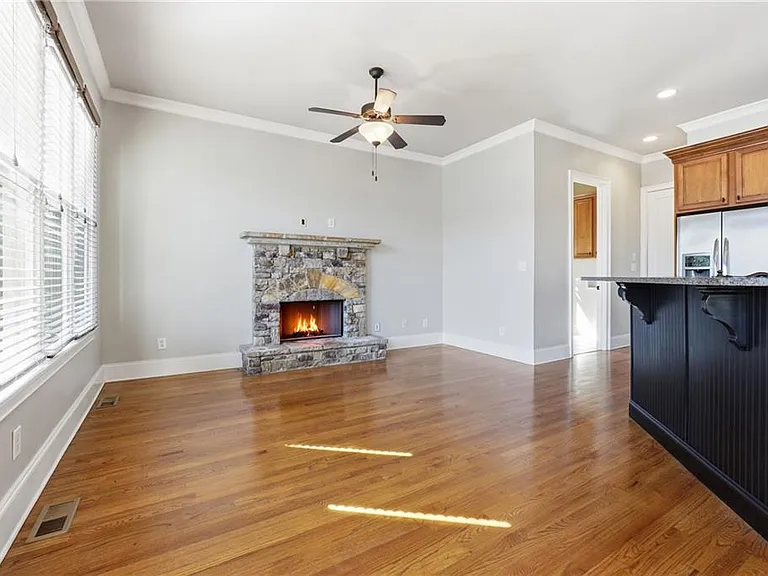 6437 Blue Water Dr — Photo 18
