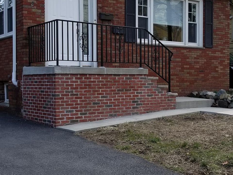 Top-Bottom Two Family Home