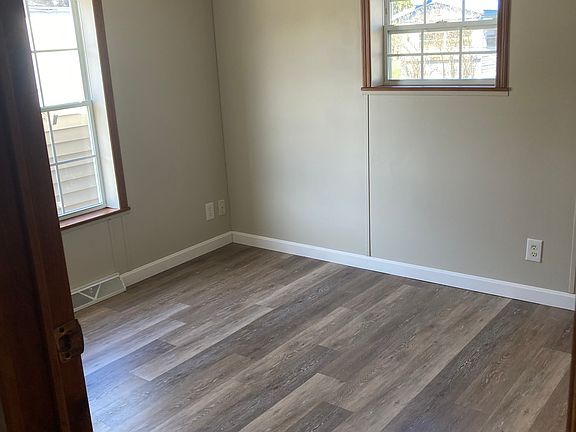 4th image of 27 Middle St #27