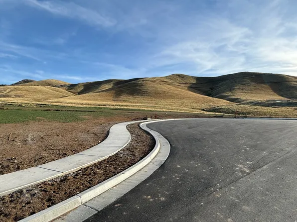 616 E Berkshire Dr S, Tooele, UT 84074