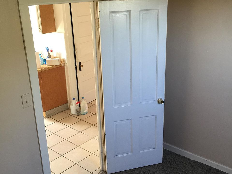 2nd image of 2831 S Hillock Ave #2