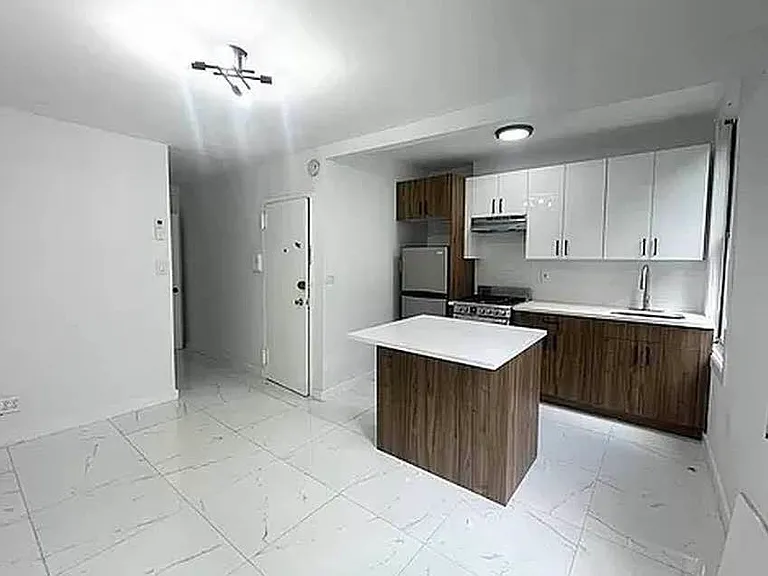 329 S 4th St #1F — Photo 2