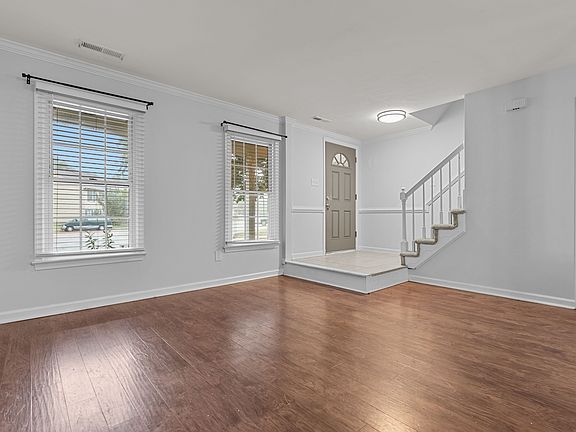 4th image of 205 Mannings Ln