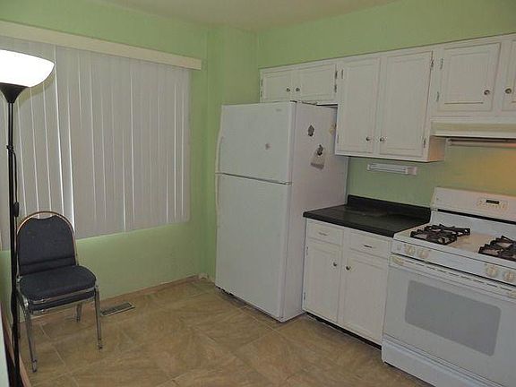 2nd image of 1156 E Cunningham Dr