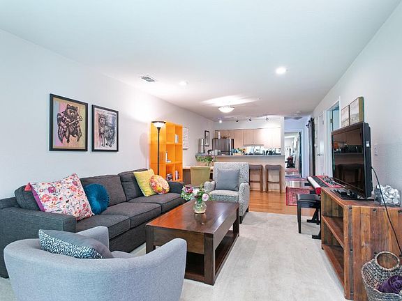 2nd image of 715 Arapahoe Ave APT 4