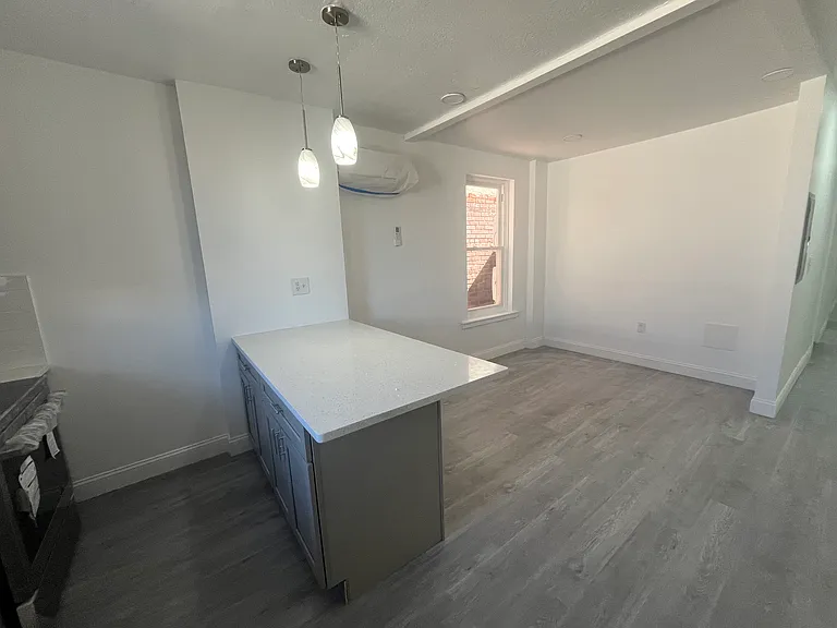 6021 Market St #2 — Photo 6