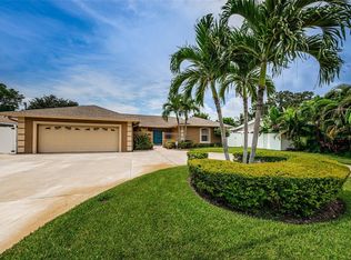 1215 Robin Rd S, Saint Petersburg, FL 33707