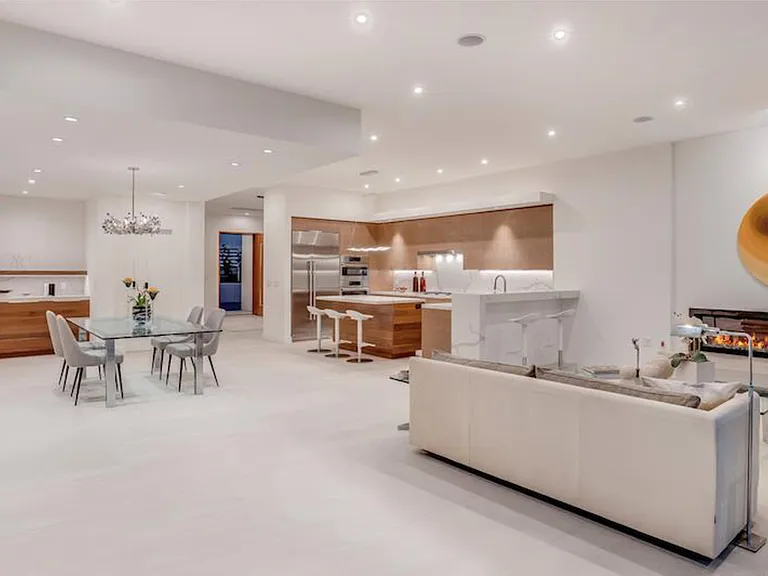 8665 Glenwick Ln — Photo 11