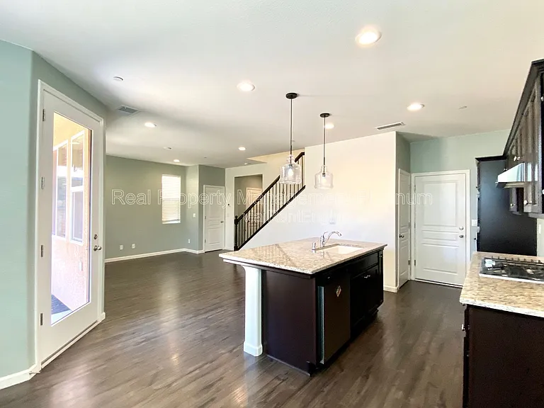 2534 Mustang Dr — Photo 4