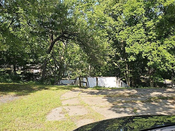 5th image of 3 Creston Dr