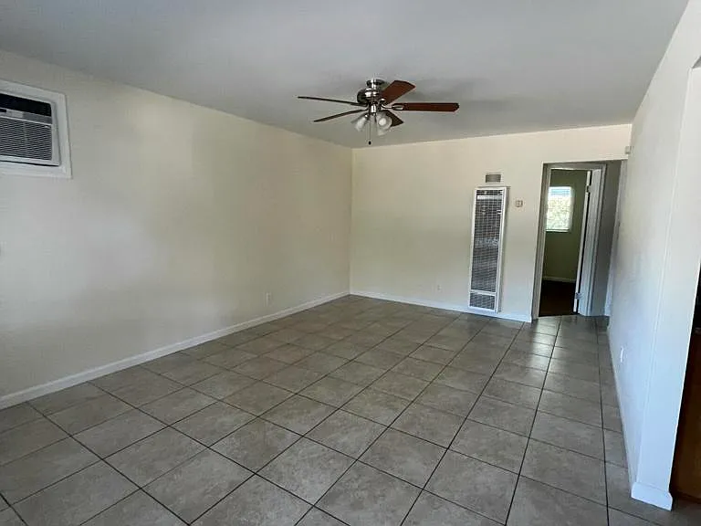 645 Marion Pl #C — Photo 11