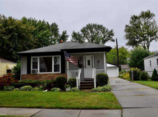 23642 Beverly St, Saint Clair Shores, MI 48082