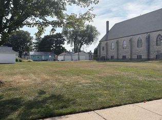 407 10th St, De Witt, IA 52742