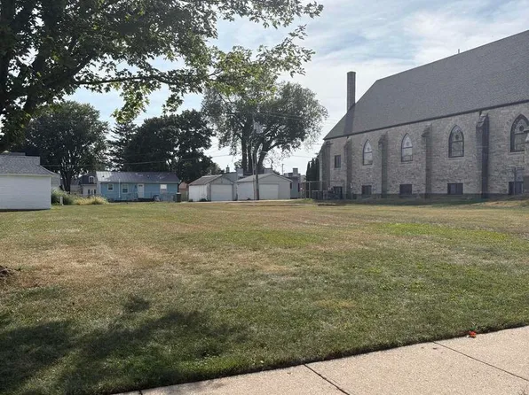 407 10th St, De Witt, IA 52742