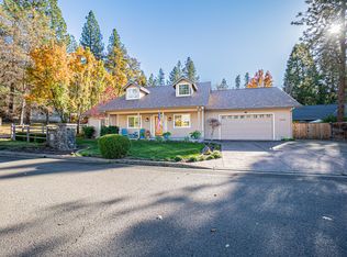 1025 Anglers Pl, Shady Cove, OR 97539