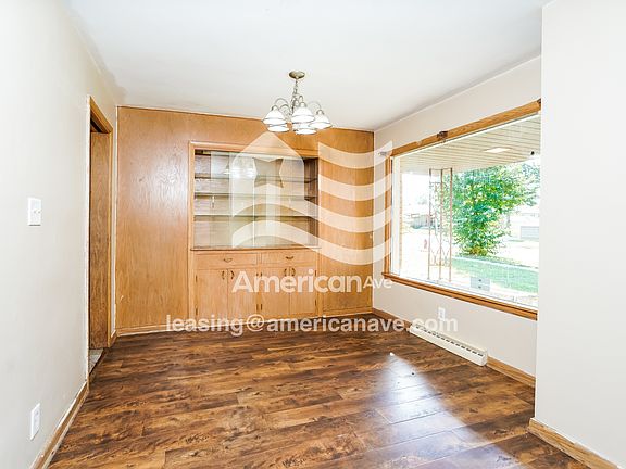 4-Dining Room